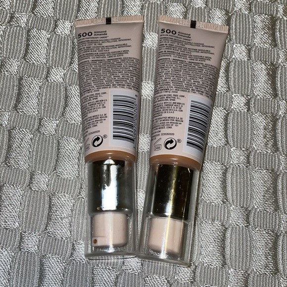 Revlon PhotoReady Candid Natural Finish Foundation - Picture 7 of 9